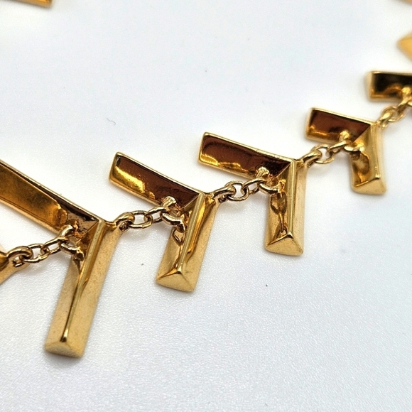 VINTAGE Botkier Gold Tone Graduated V Link Bracelet - Picture 2 of 6